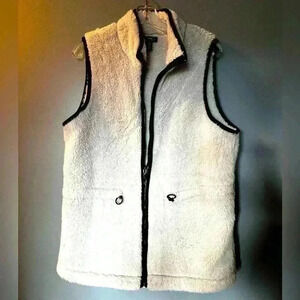 Jones New York Gray Fuzzy Sherpa Vest With Black Trim. Women's Sz M